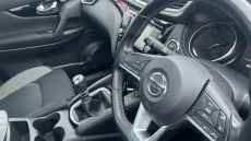 Nissan Qashqai 1.3 DiG-T N-Connecta 5dr [Glass Roof Pack] Petrol Hatchback